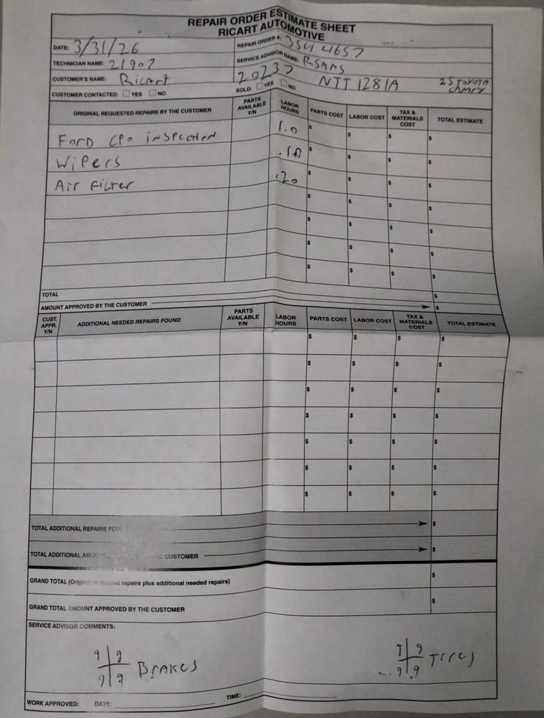 Used 2025 Toyota Camry SE image 4