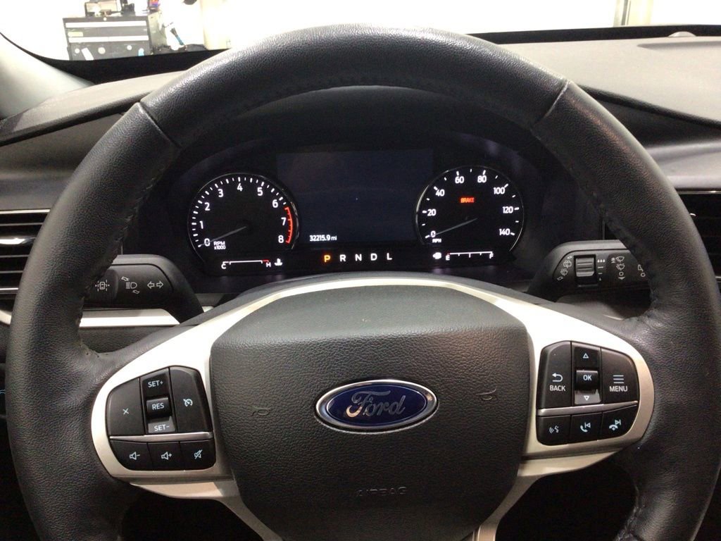 Used 2022 Ford Explorer XLT w/ Equipment Group 202A image 12