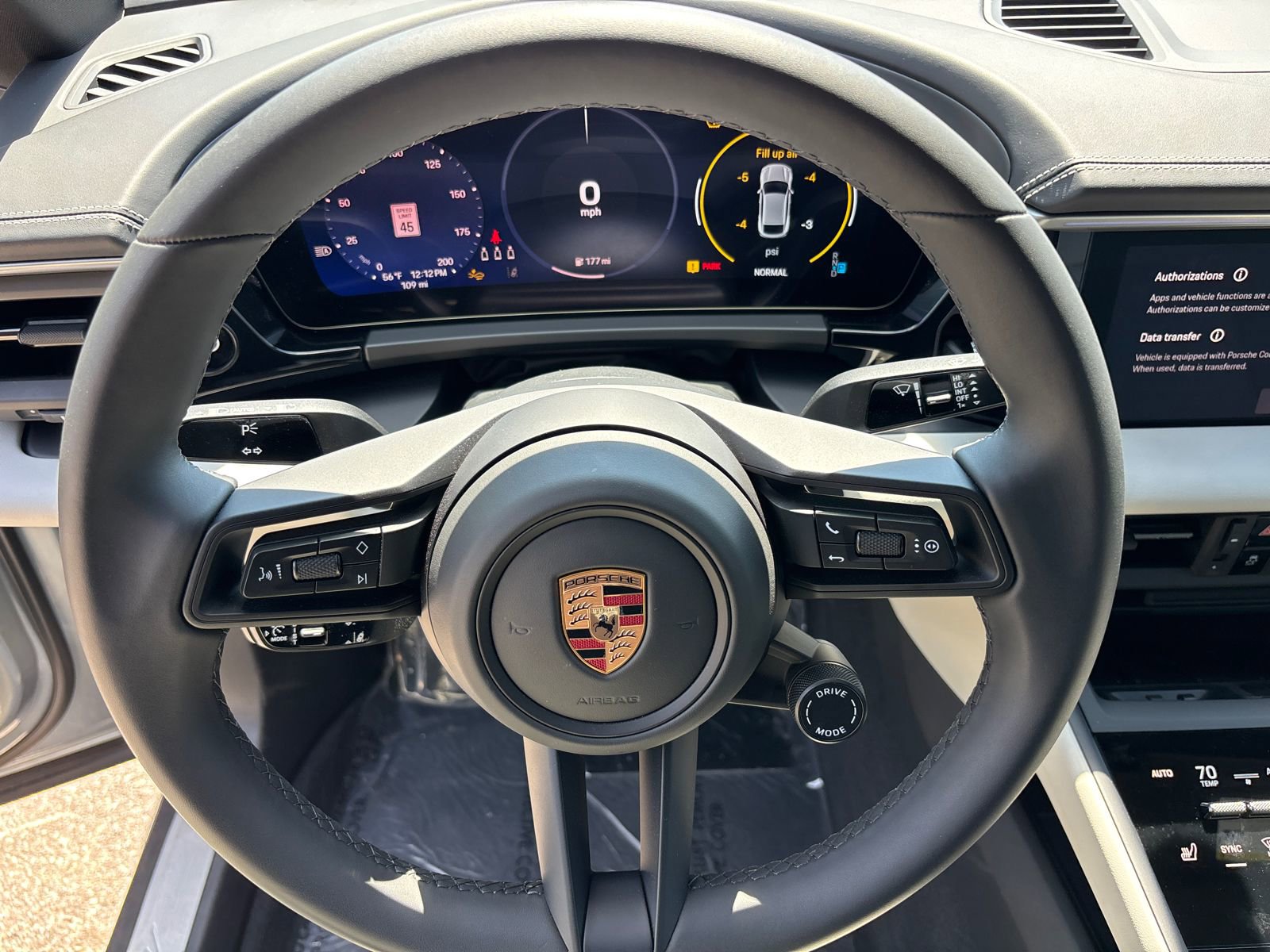 Used 2025 Porsche Macan 4 Electric AWD/4WD image 22