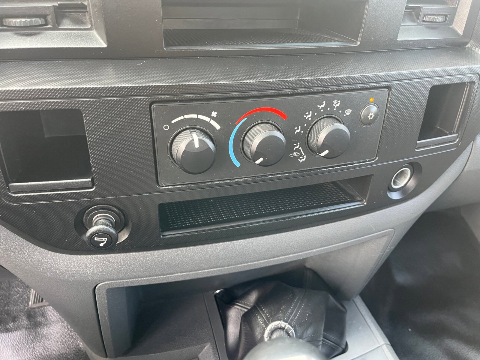 Used 2008 Dodge Ram 1500 Truck ST w/ Popular Equipment Group RWD image 26