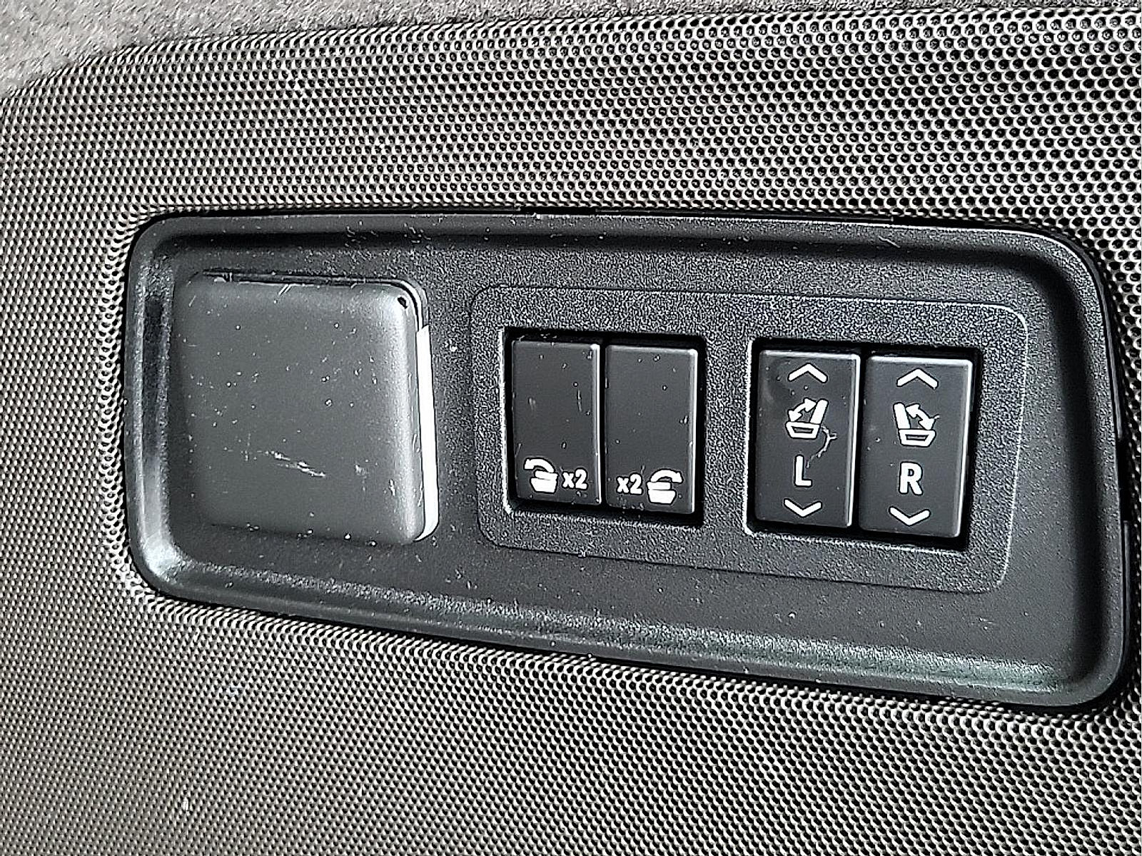 Used 2021 Cadillac Escalade Sport w/ Driver Assist Tech Package AWD/4WD image 35