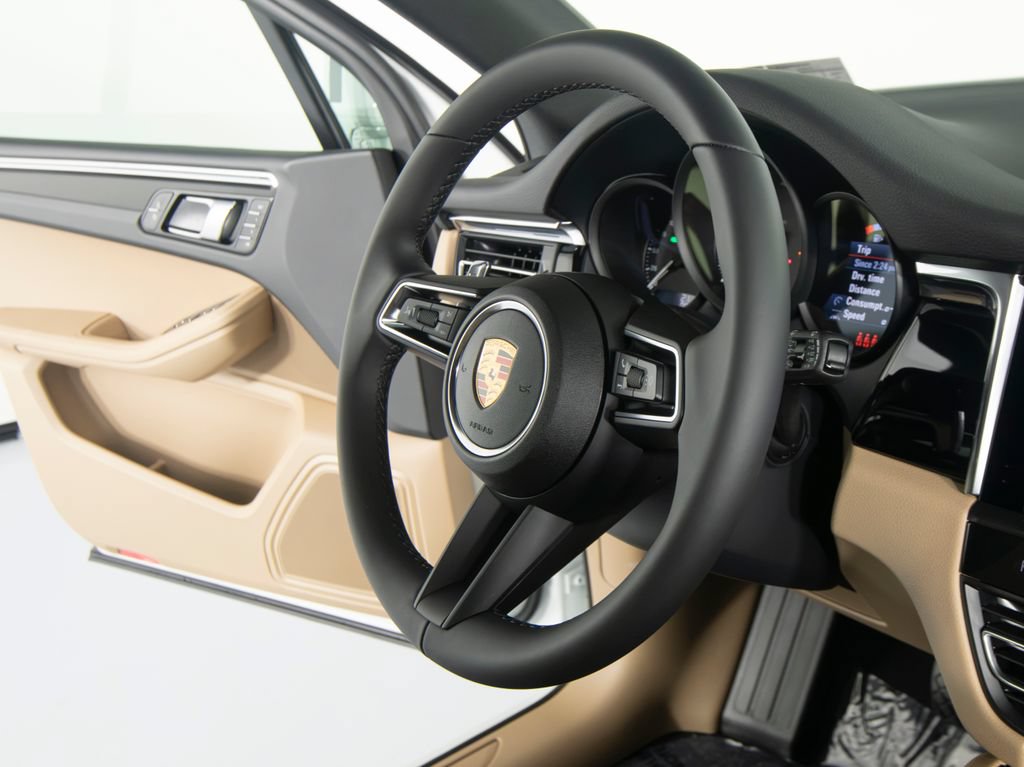 New 2026 Porsche Macan AWD/4WD image 32