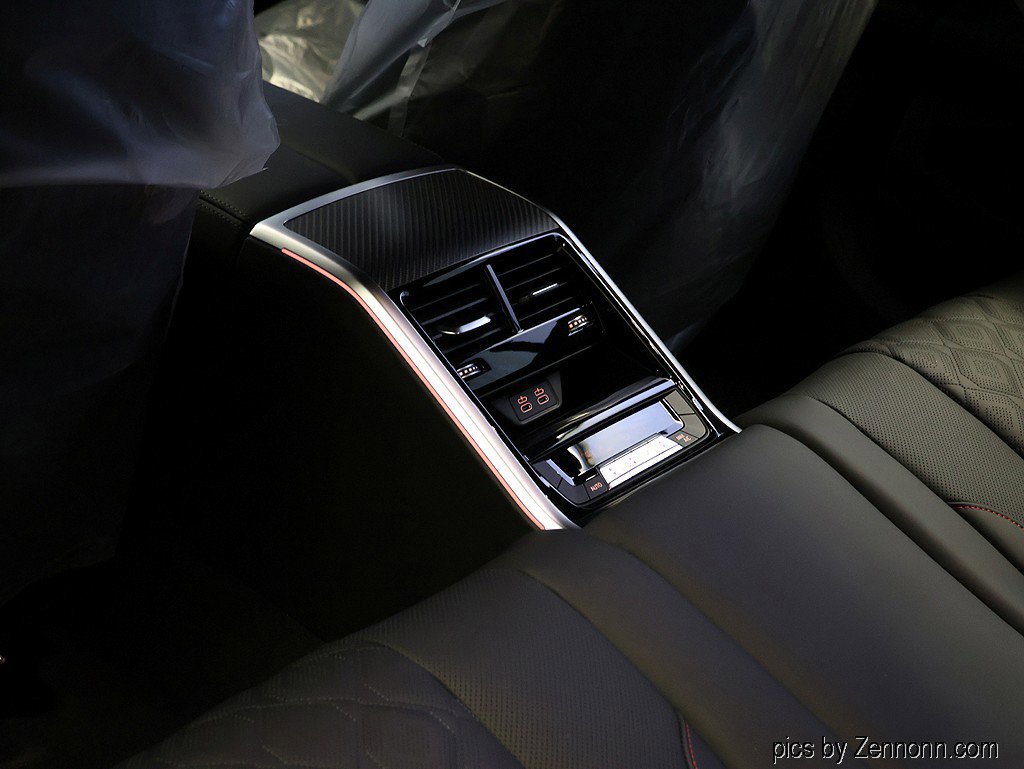 Used 2026 BMW M850i xDrive image 31