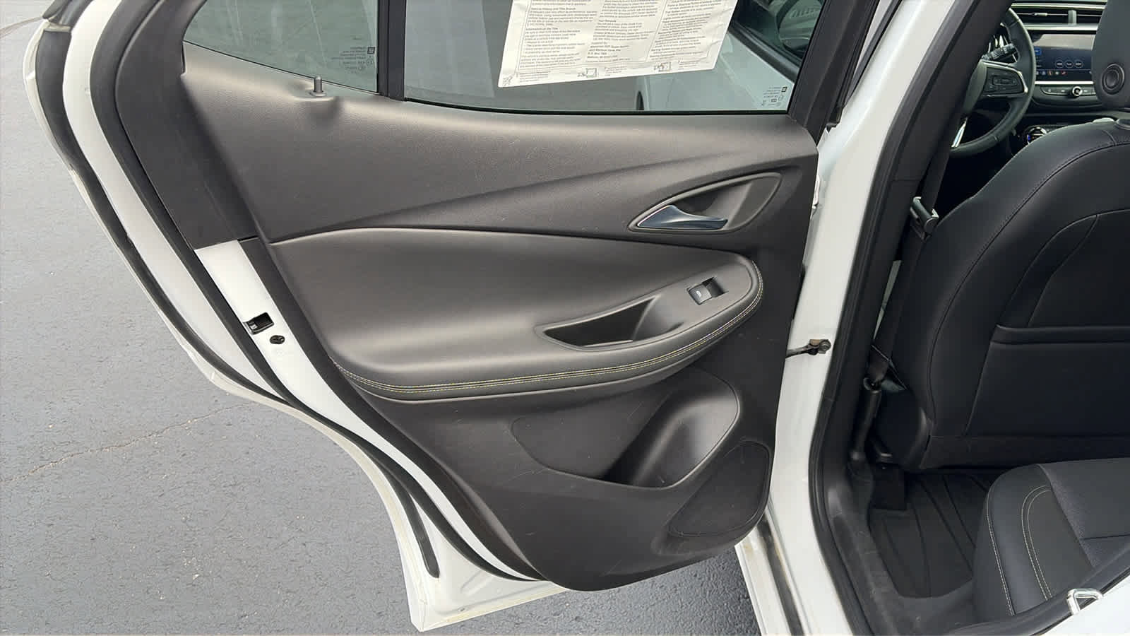 Used 2023 Buick Encore GX Select w/ Sport Touring Package image 20