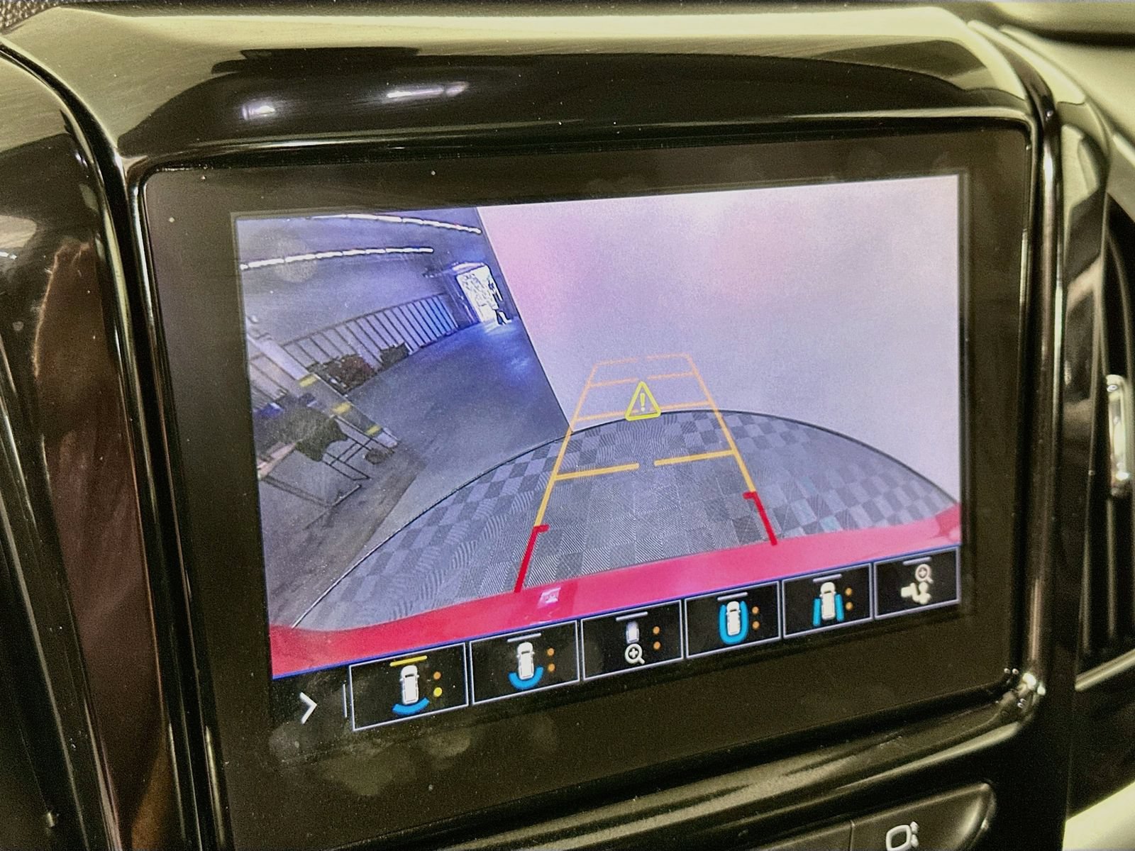 Used 2021 Chevrolet Traverse RS AWD/4WD image 15