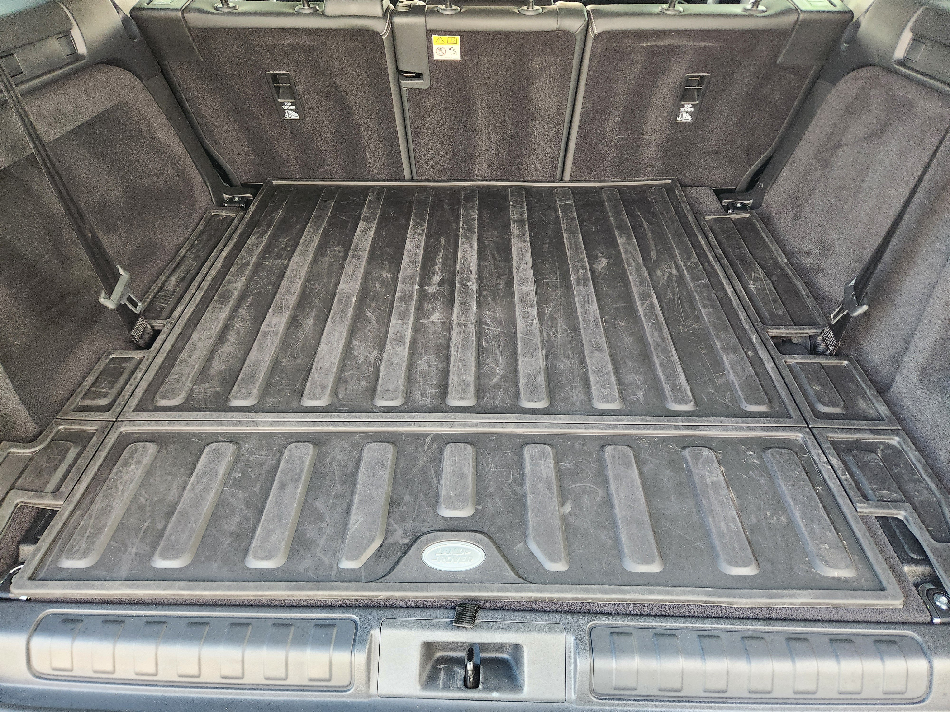 Certified 2025 Land Rover Discovery Dynamic SE AWD/4WD image 30