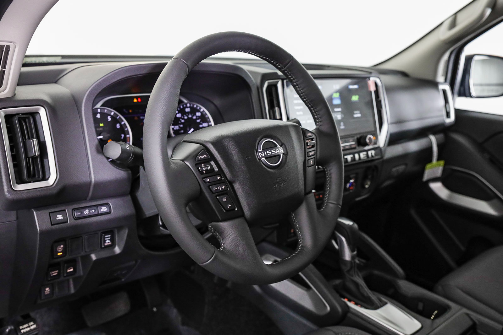 New 2025 Nissan Frontier SV w/ SV Convenience Package AWD/4WD image 16
