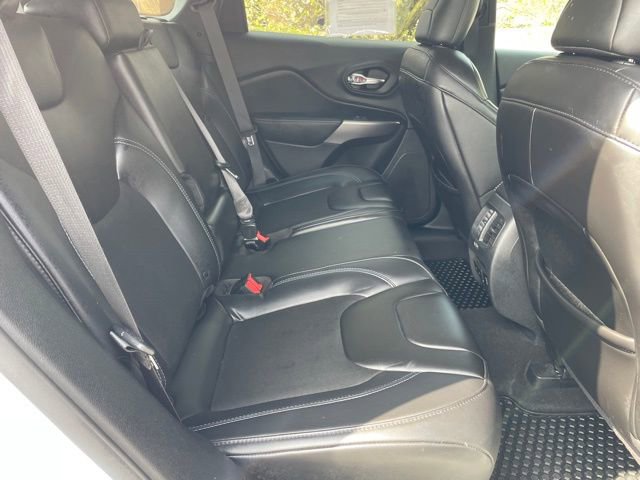 Used 2019 Jeep Cherokee Latitude Plus w/ Comfort/Convenience Group image 31