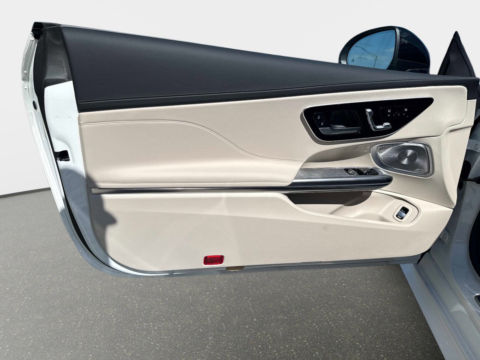 New 2026 Mercedes-Benz CLE 300 4MATIC Coupe image 12