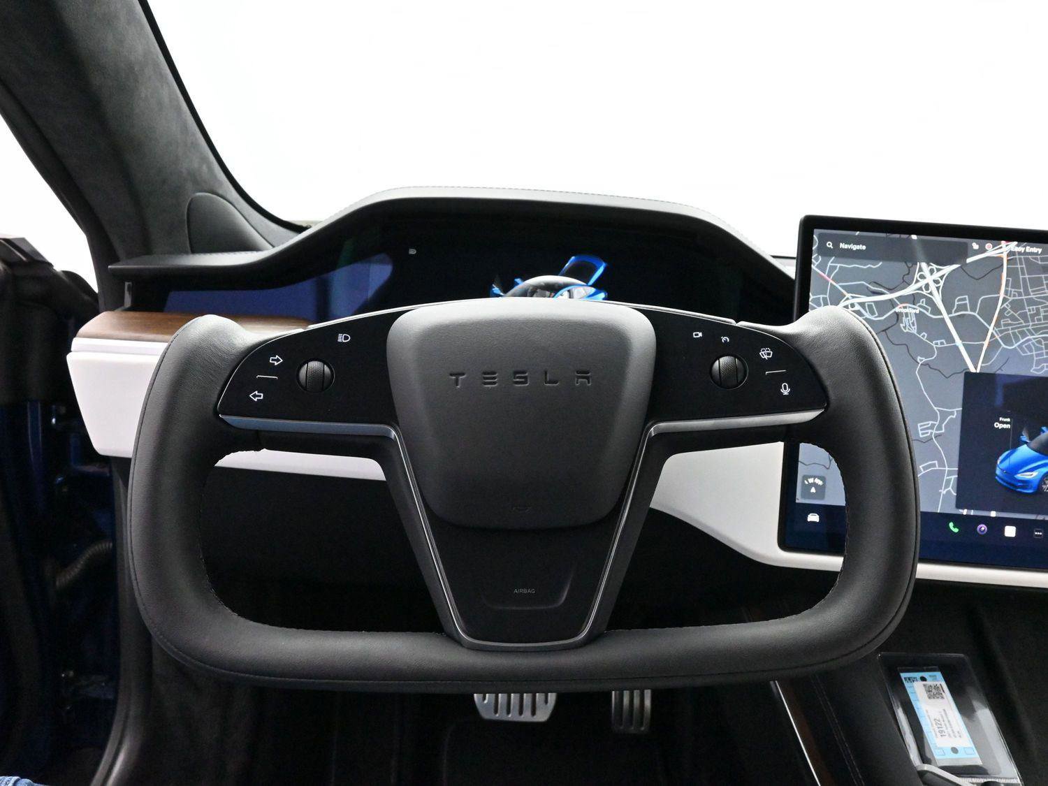 Used 2021 Tesla Model S Plaid image 18