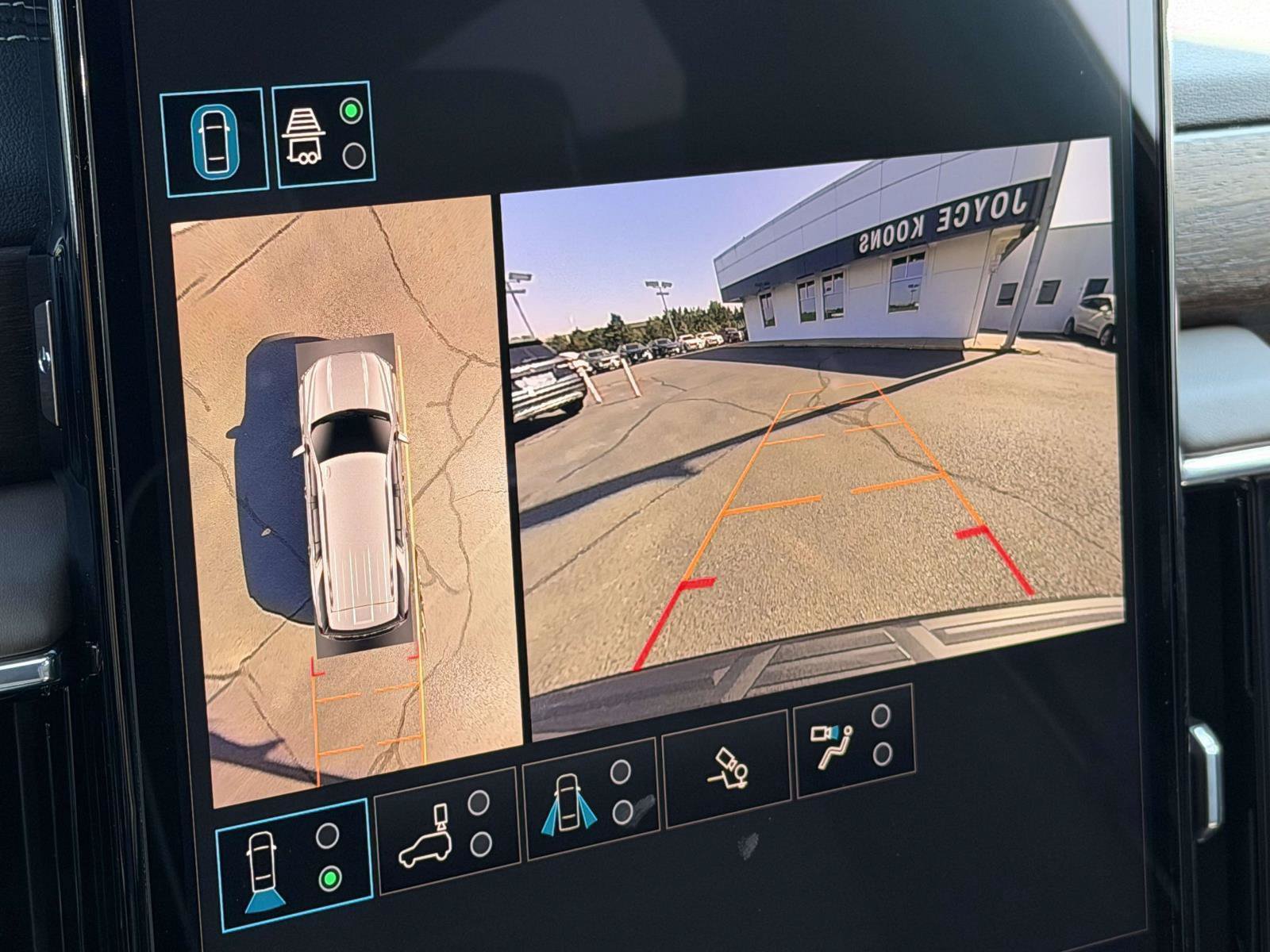 New 2026 GMC Yukon Denali Ultimate AWD/4WD image 13