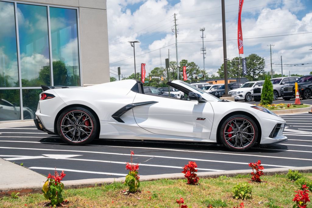 Used 2023 Chevrolet Corvette Stingray Premium Conv w/ Z51 Performance Package RWD image 11