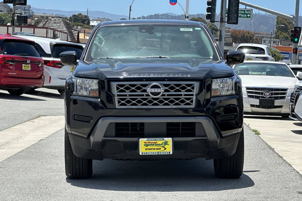 Used 2022 Nissan Frontier SV w/ Technology Package RWD image 9