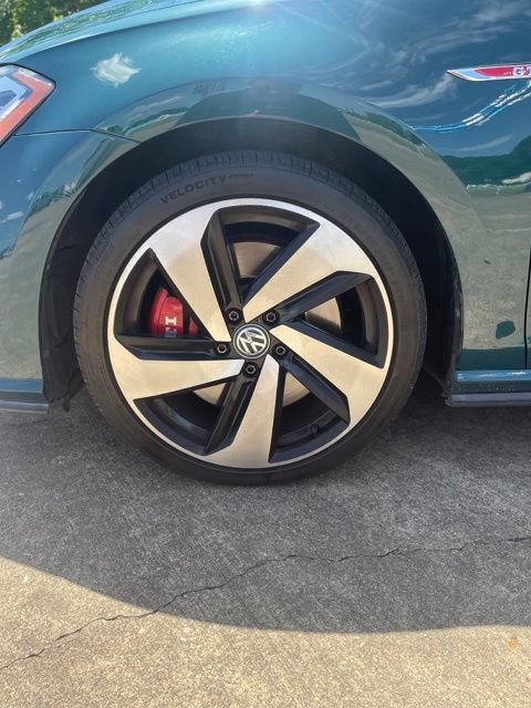 Used 2018 Volkswagen GTI SE FWD image 10