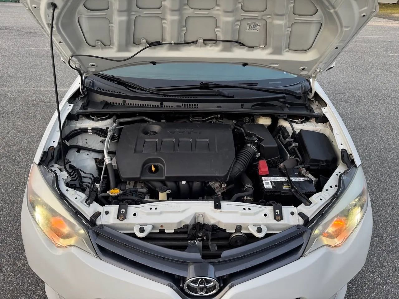 Used 2016 Toyota Corolla LE FWD image 9