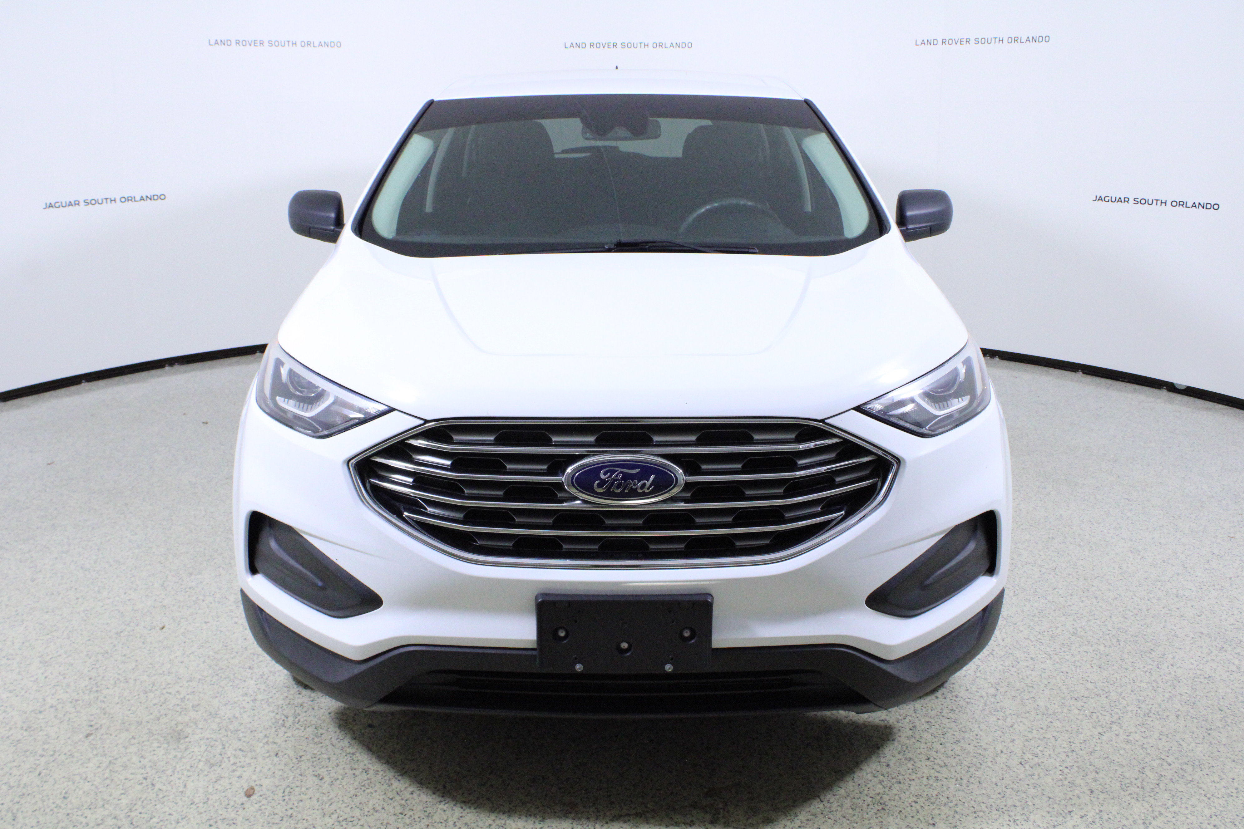 Used 2019 Ford Edge SE image 2