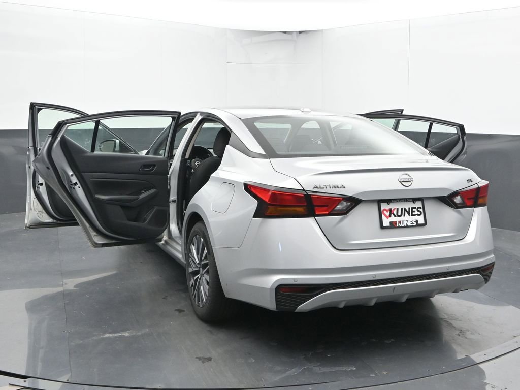 Used 2023 Nissan Altima 2.5 SV FWD image 58