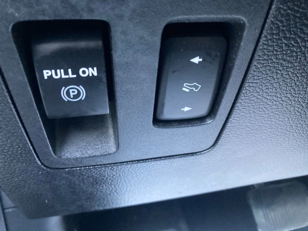 Used 2019 Ford F150 Lariat w/ Equipment Group 502A Luxury image 38