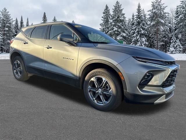 Used 2025 Chevrolet Blazer LT image 9