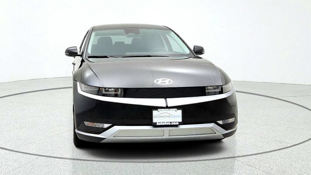 Used 2023 Hyundai Ioniq 5 SE RWD image 2