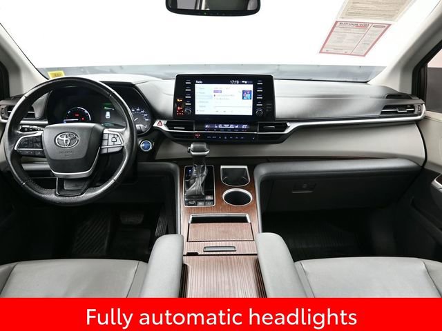 Certified 2022 Toyota Sienna XLE image 12