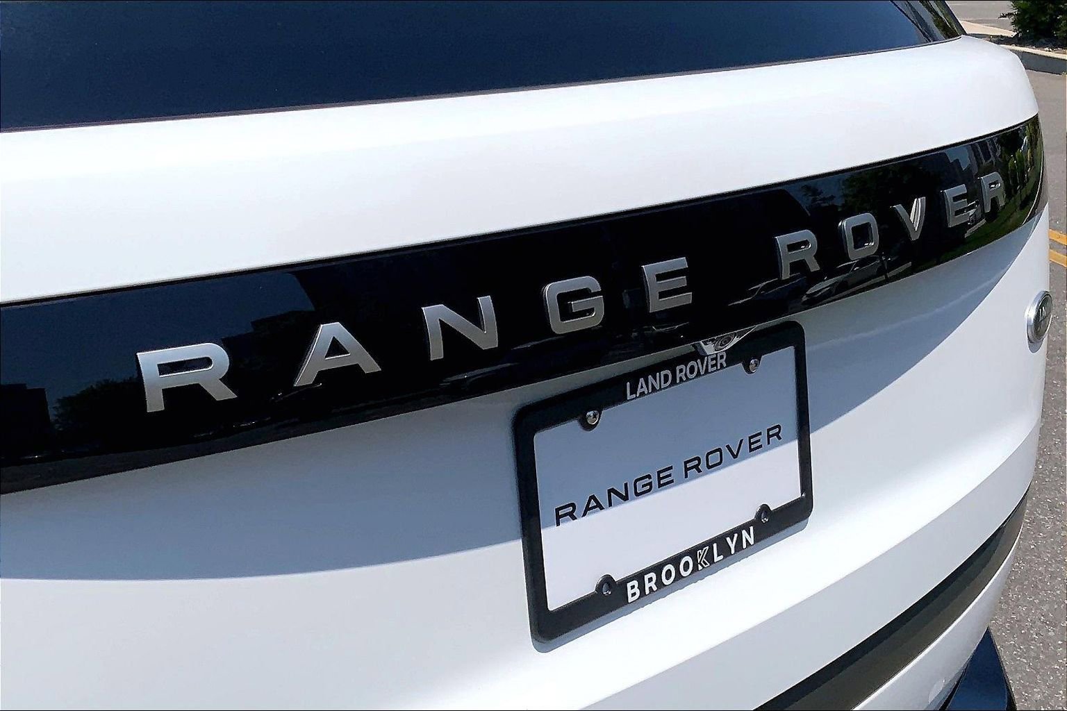 Used 2023 Land Rover Range Rover SE AWD/4WD image 9