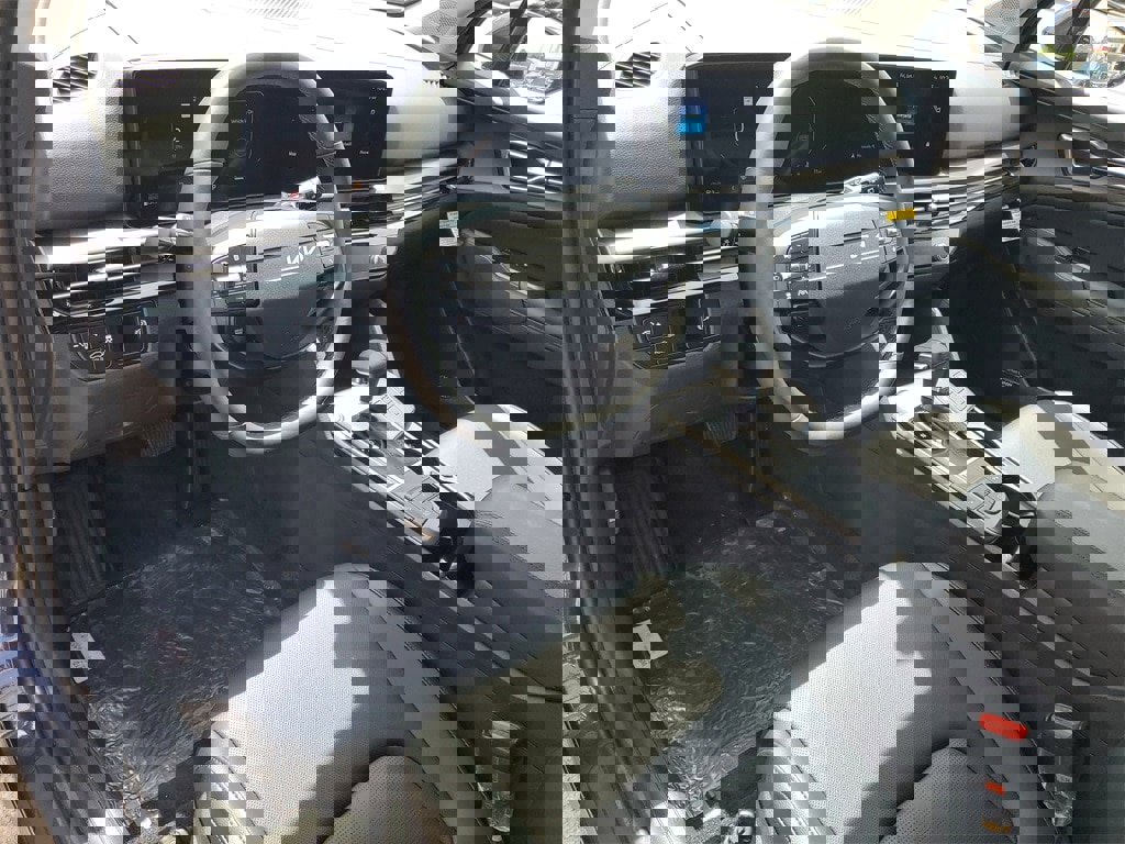 New 2026 Kia Sportage SX image 6