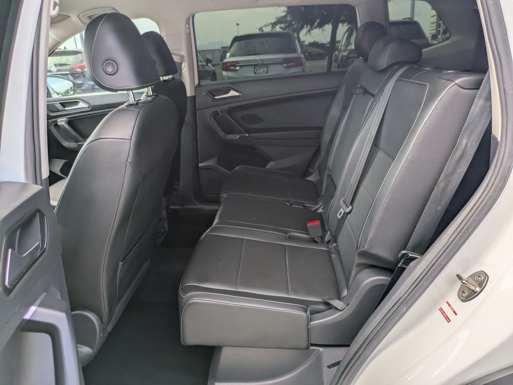 Used 2018 Volkswagen Tiguan SE w/ 3rd Row Seat Package AWD/4WD image 28