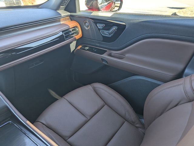 New 2026 Lincoln Aviator Reserve w/ Jet Appearance Package image 17