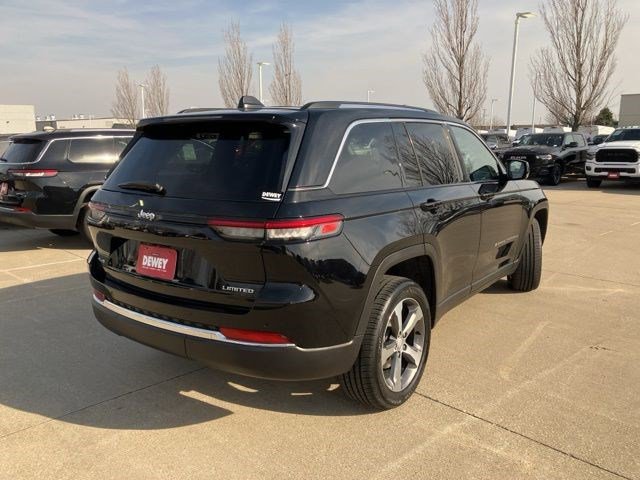Used 2023 Jeep Grand Cherokee Limited image 6