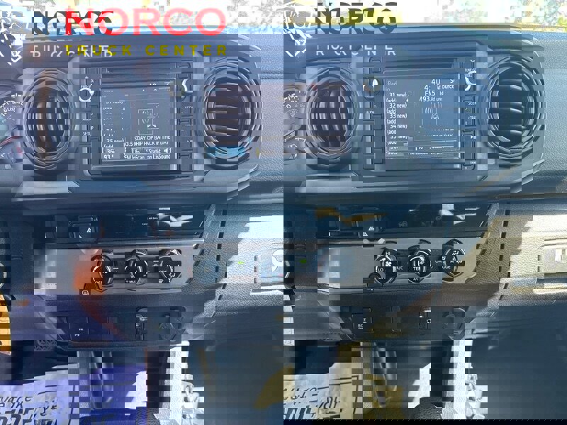 Used 2018 Toyota Tacoma 2WD Access Cab image 18