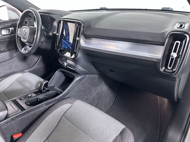 Used 2023 Volvo XC40 B5 Core image 85