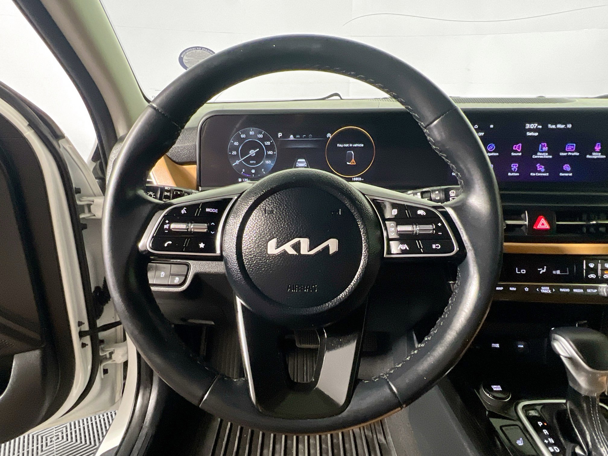 Used 2024 Kia Seltos EX image 17