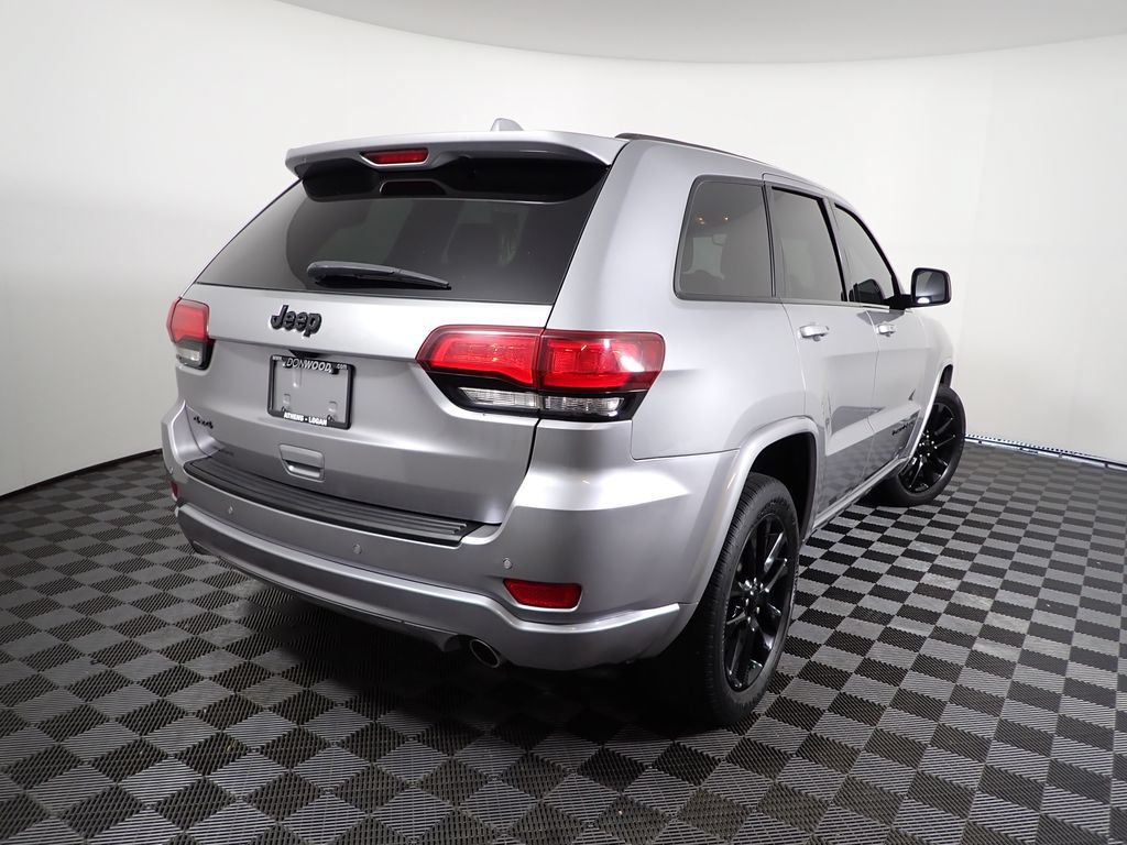 Used 2019 Jeep Grand Cherokee Altitude AWD/4WD image 16