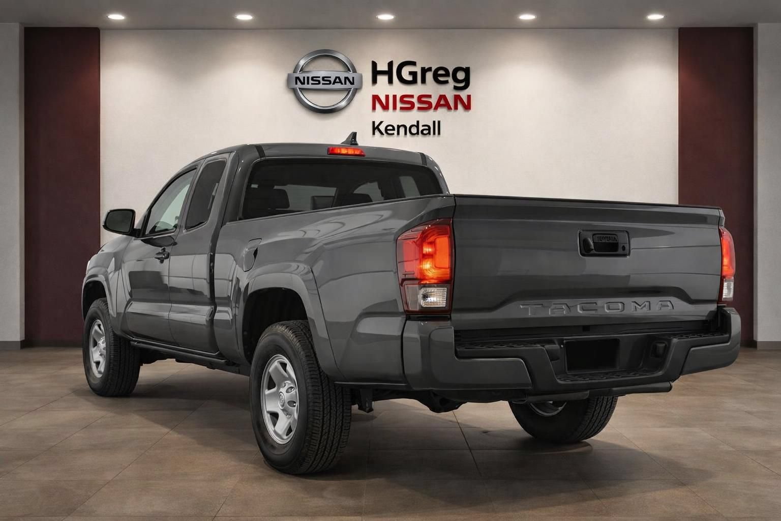 Used 2022 Toyota Tacoma SR RWD image 2