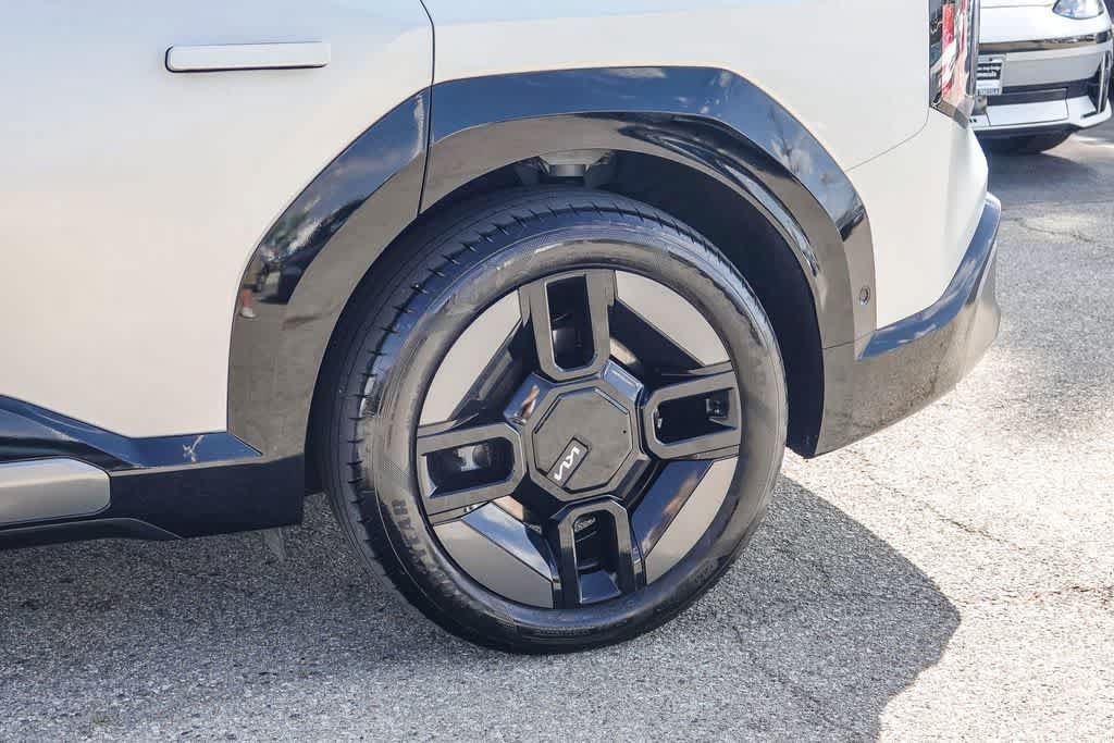 Certified 2024 Kia EV9 GT-Line AWD/4WD image 10