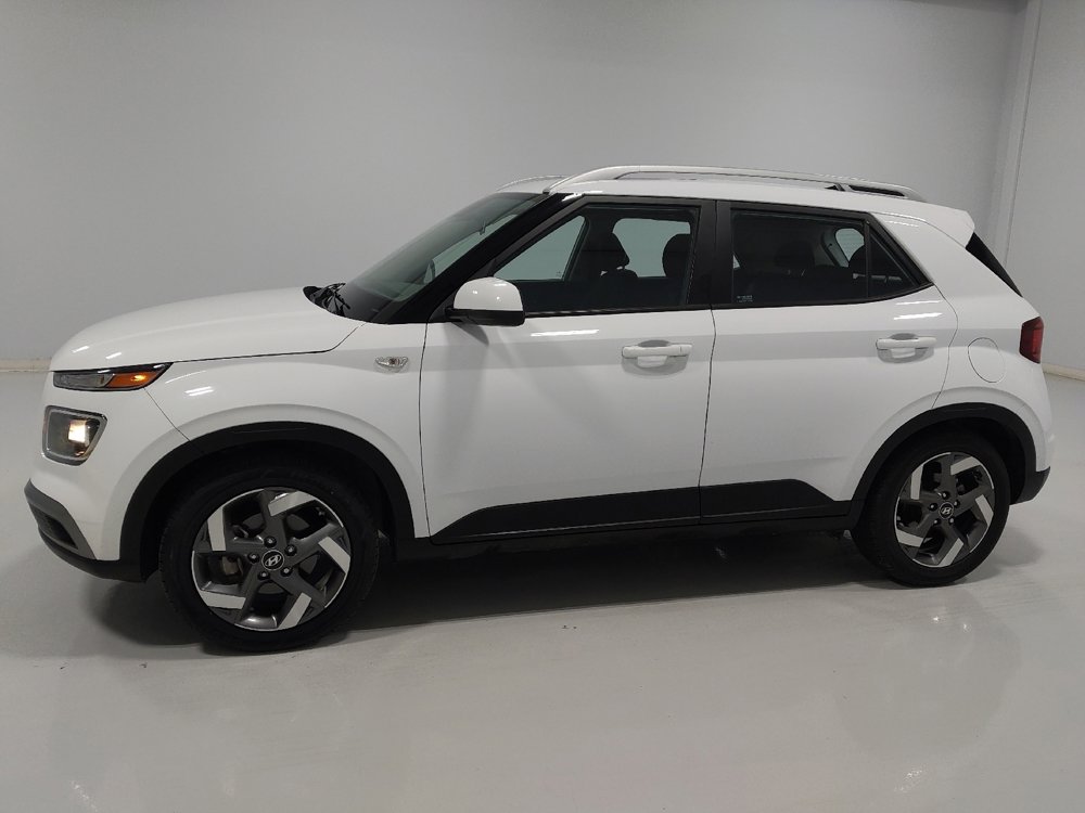 Used 2022 Hyundai Venue SEL image 2