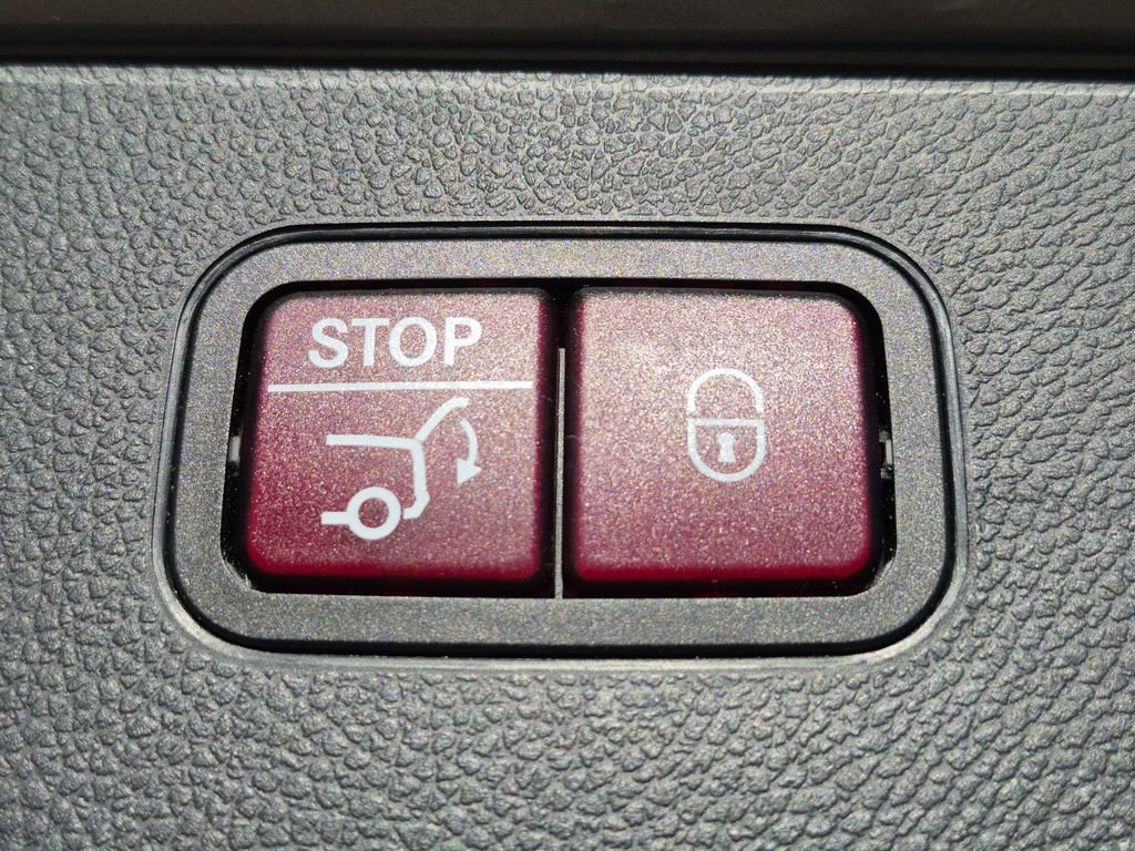 Used 2019 Mercedes-Benz GLC 300 4MATIC image 15