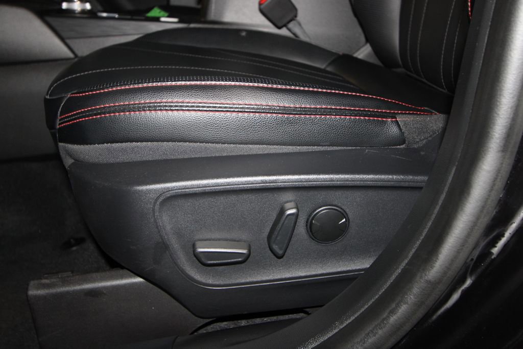Used 2025 Ford Escape ST-Line Elite w/ Premium Technology Package AWD/4WD image 7