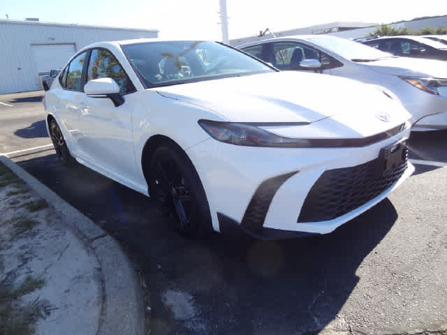 Used 2026 Toyota Camry SE w/ Convenience Package AWD/4WD image 3
