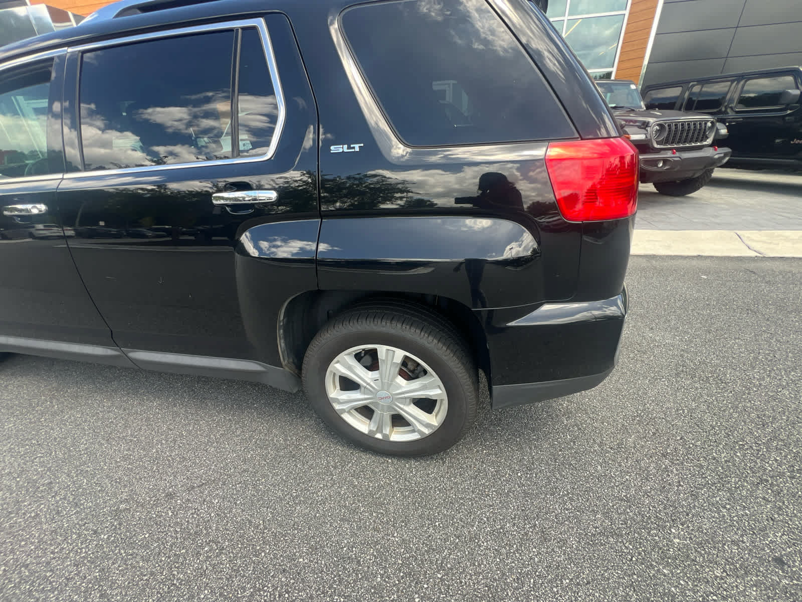 Used 2017 GMC Terrain SLT w/ Open Road Package AWD/4WD image 8