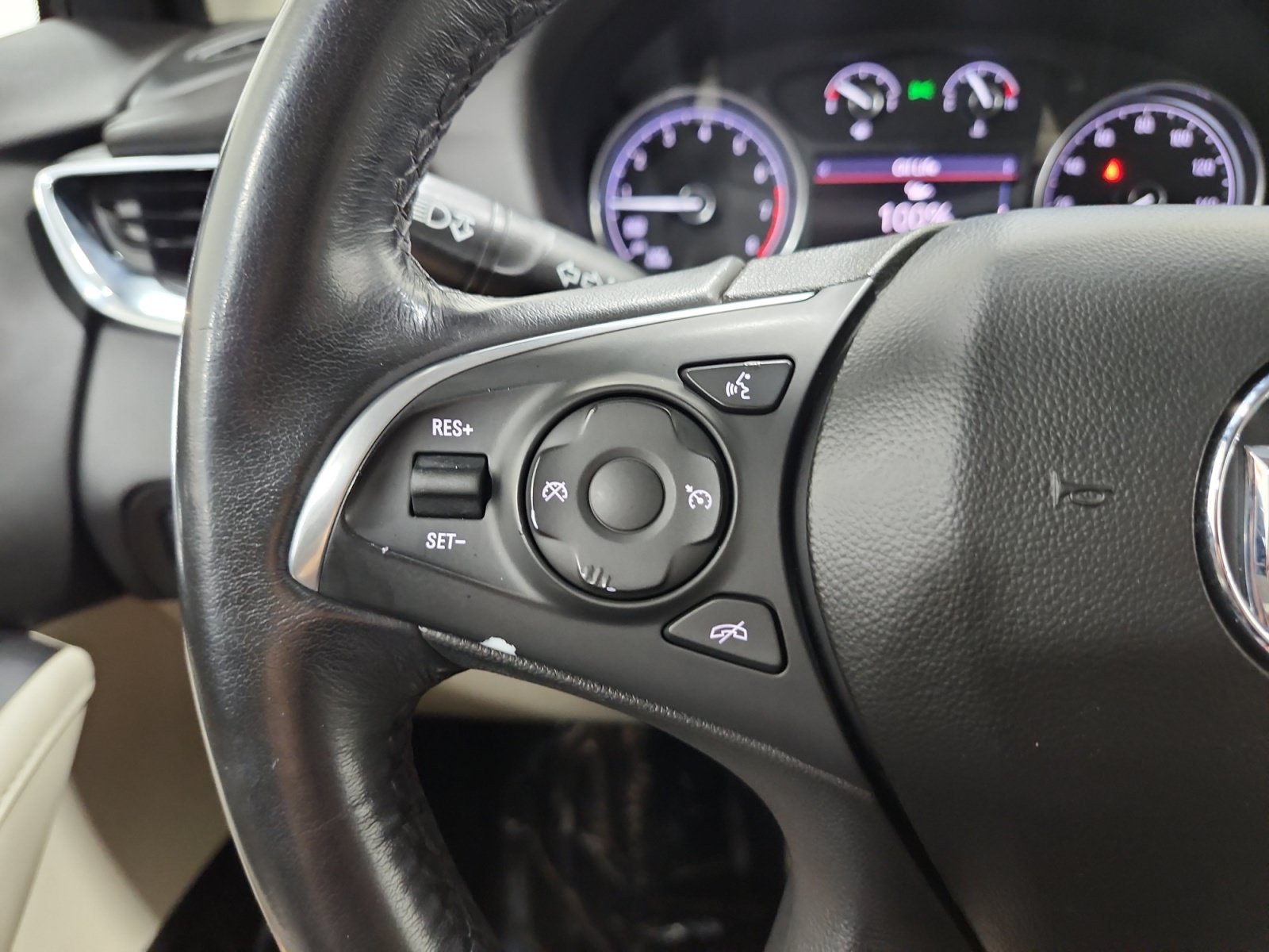 Used 2020 Buick Enclave Essence FWD image 25
