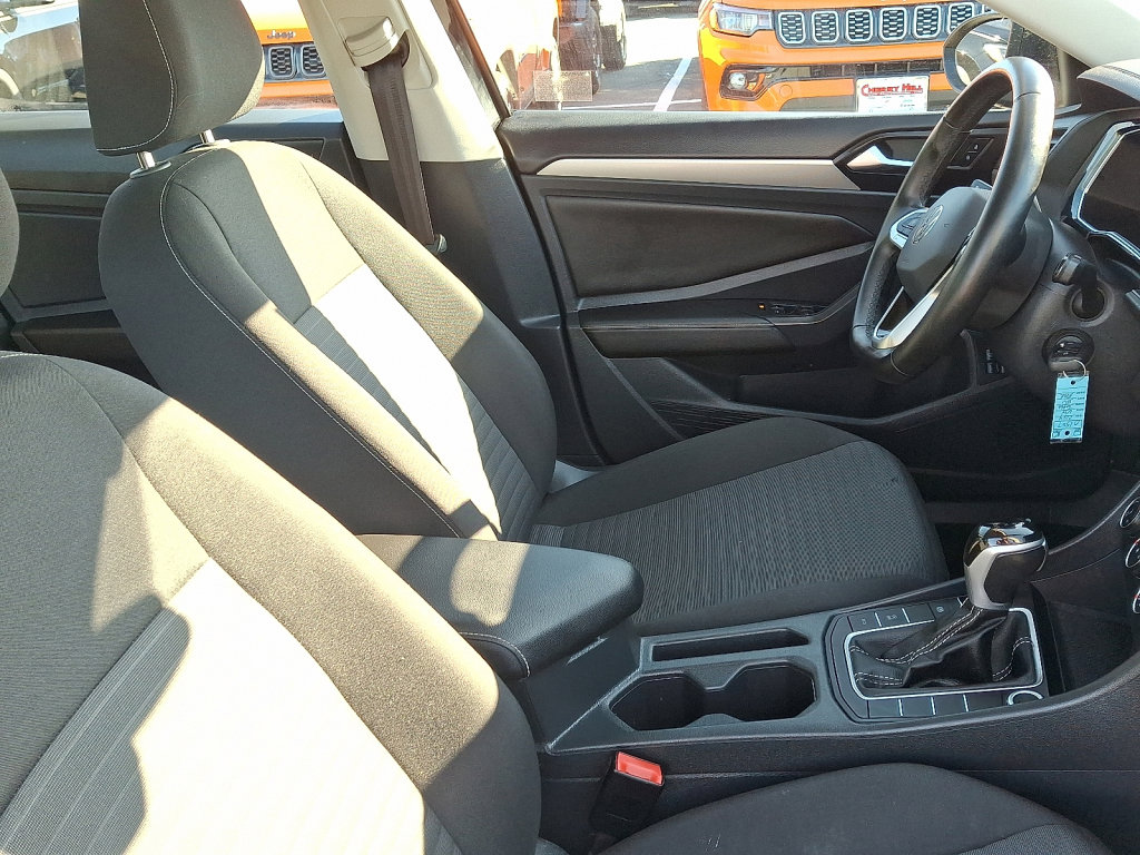 Used 2024 Volkswagen Jetta S image 11