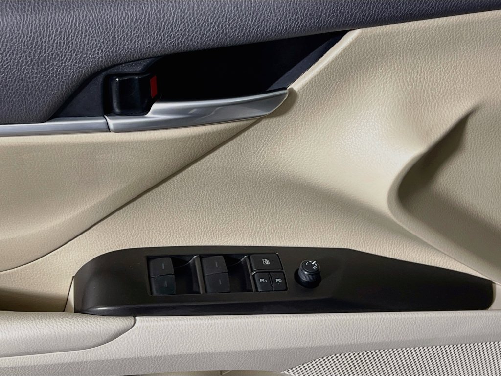 Used 2024 Toyota Camry LE FWD image 10