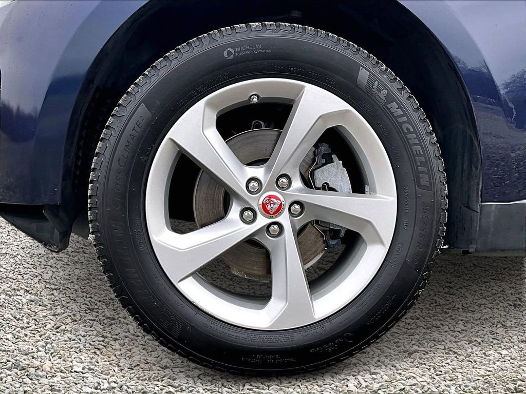 Used 2019 Jaguar F-PACE Premium image 8
