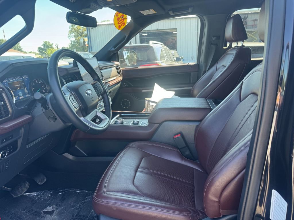 Used 2023 Ford Expedition Limited image 6