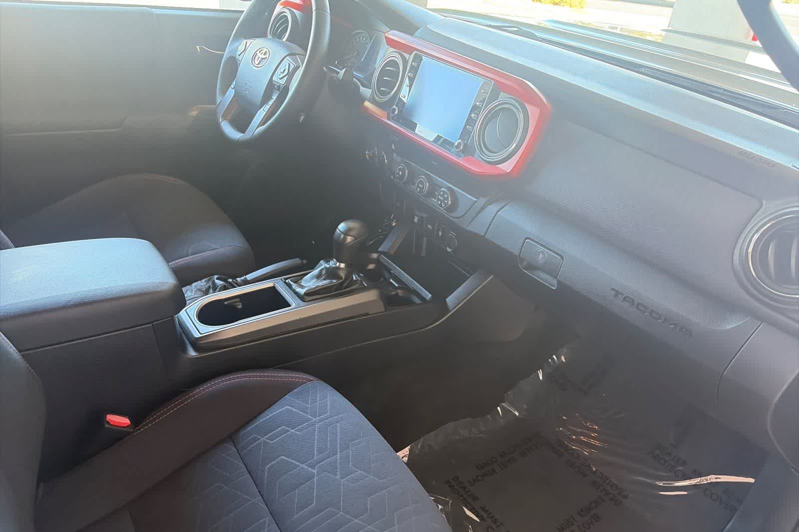 Used 2020 Toyota Tacoma TRD Sport AWD/4WD image 15