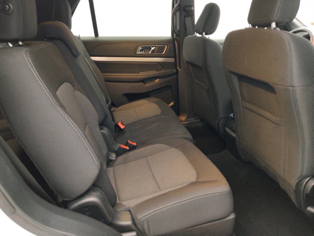 Used 2019 Ford Explorer XLT FWD image 19