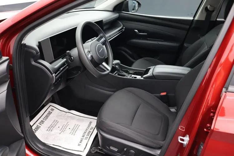 Used 2025 Hyundai Tucson SEL FWD image 14