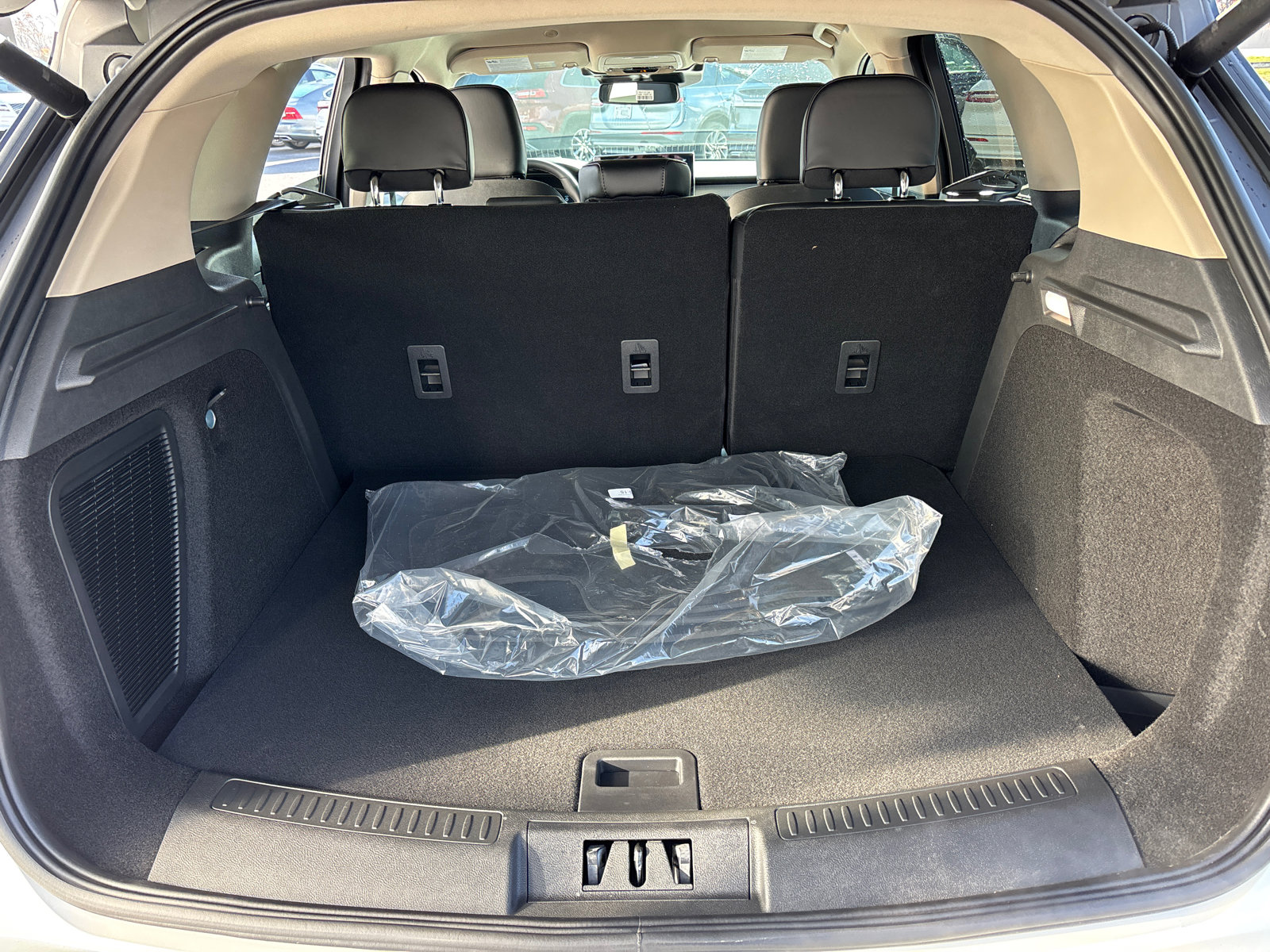 New 2026 Lincoln Corsair Premiere image 9